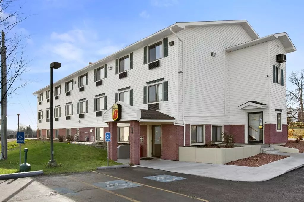 Super 8 Motel Explore Massena