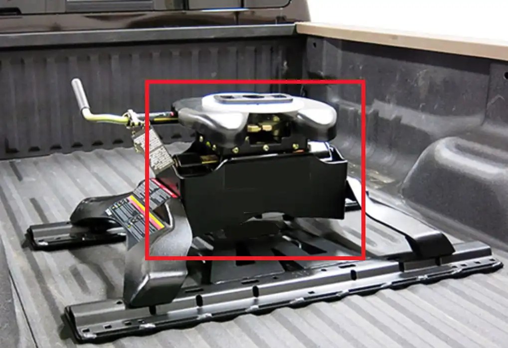 5th Wheel Hitch Weight vs Payload Difference Between Them