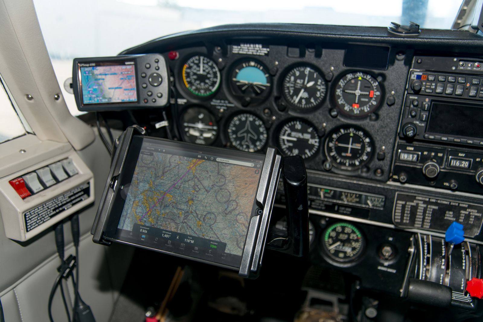 iPad Cockpit Yoke Mount Gallery Article