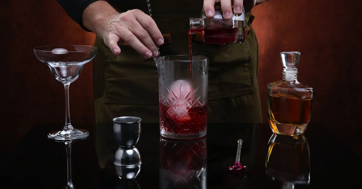 Can You Be A Bartender At 18 In Florida? Eye And Pen