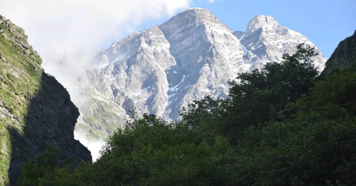 The Mountain Closest To Chicago, Illinois Eye And Pen
