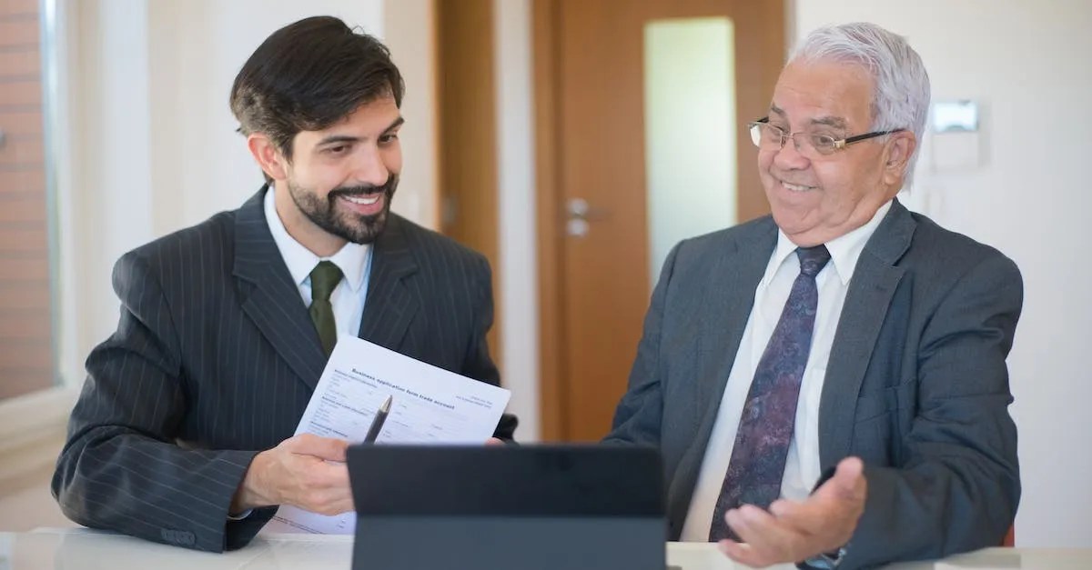 Real Estate Agent Salary In Seattle Eye And Pen