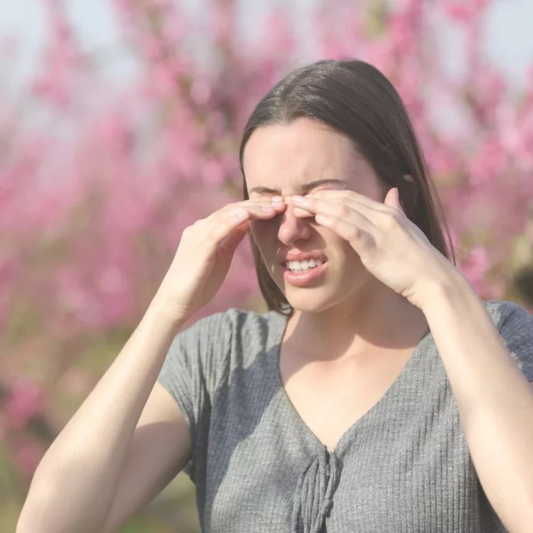 Why Does My Eye Feel Bruised When I Blink eyeFACTS