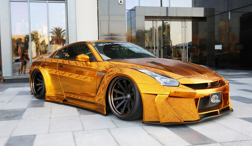 1 million gold car takes the limelight at Automechanika Dubai Eye of