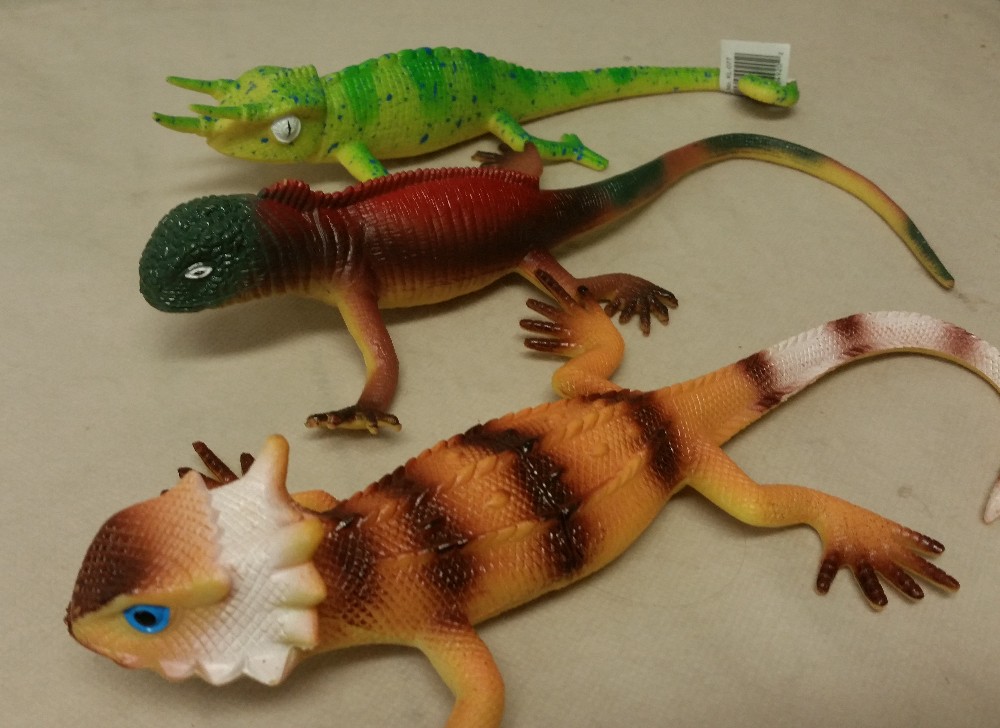 Toy Rubber Lizard Fast Same Day USPS Shipping with Tracking
