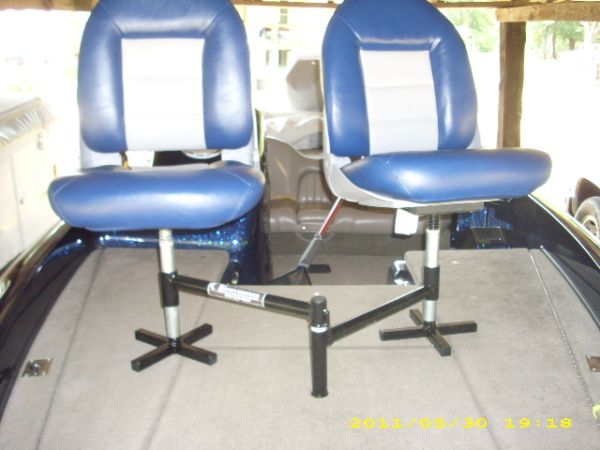 DoubleSeatPedestals