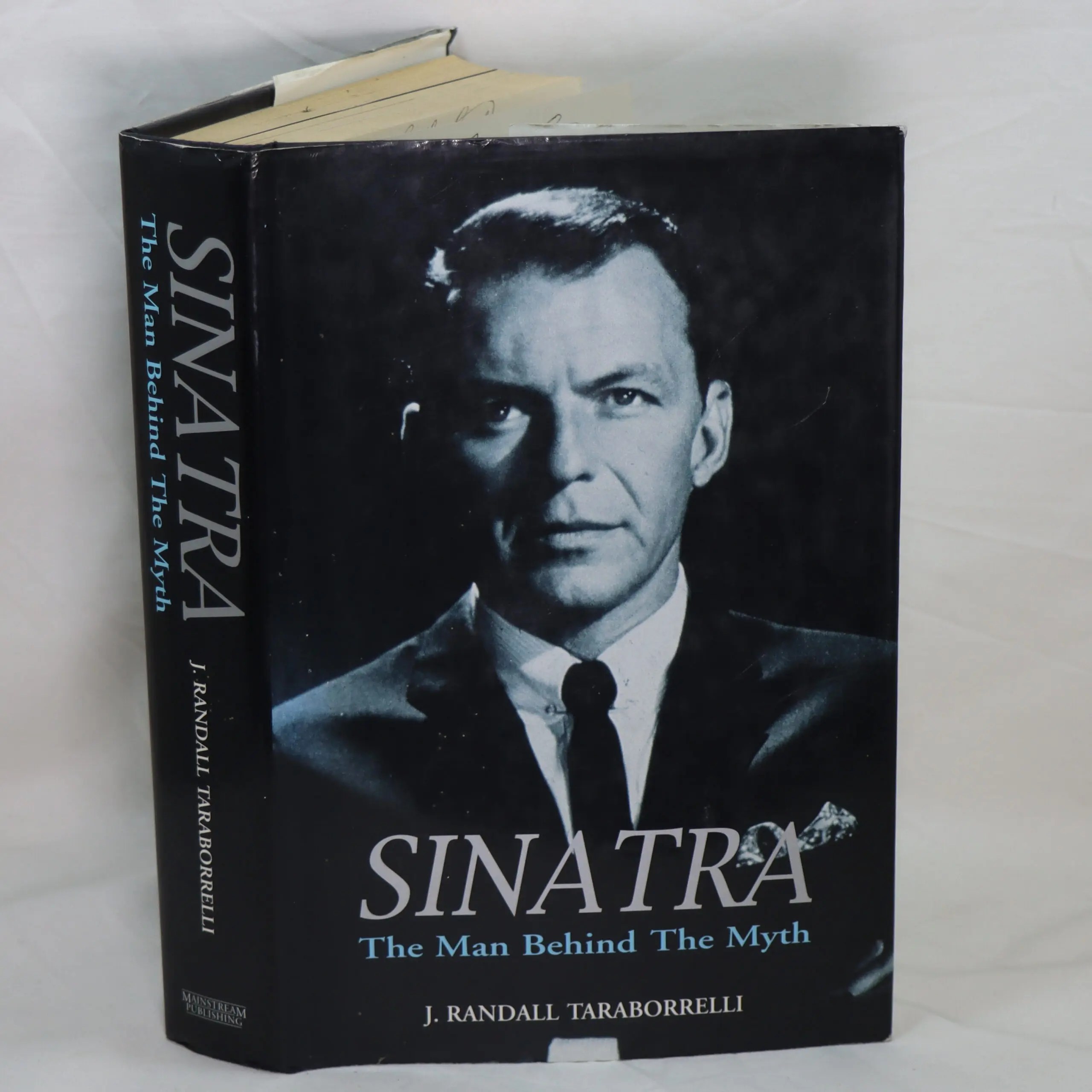 Sinatra. The Man Behind the Myth. Frost Books and Artifacts Limited(04)