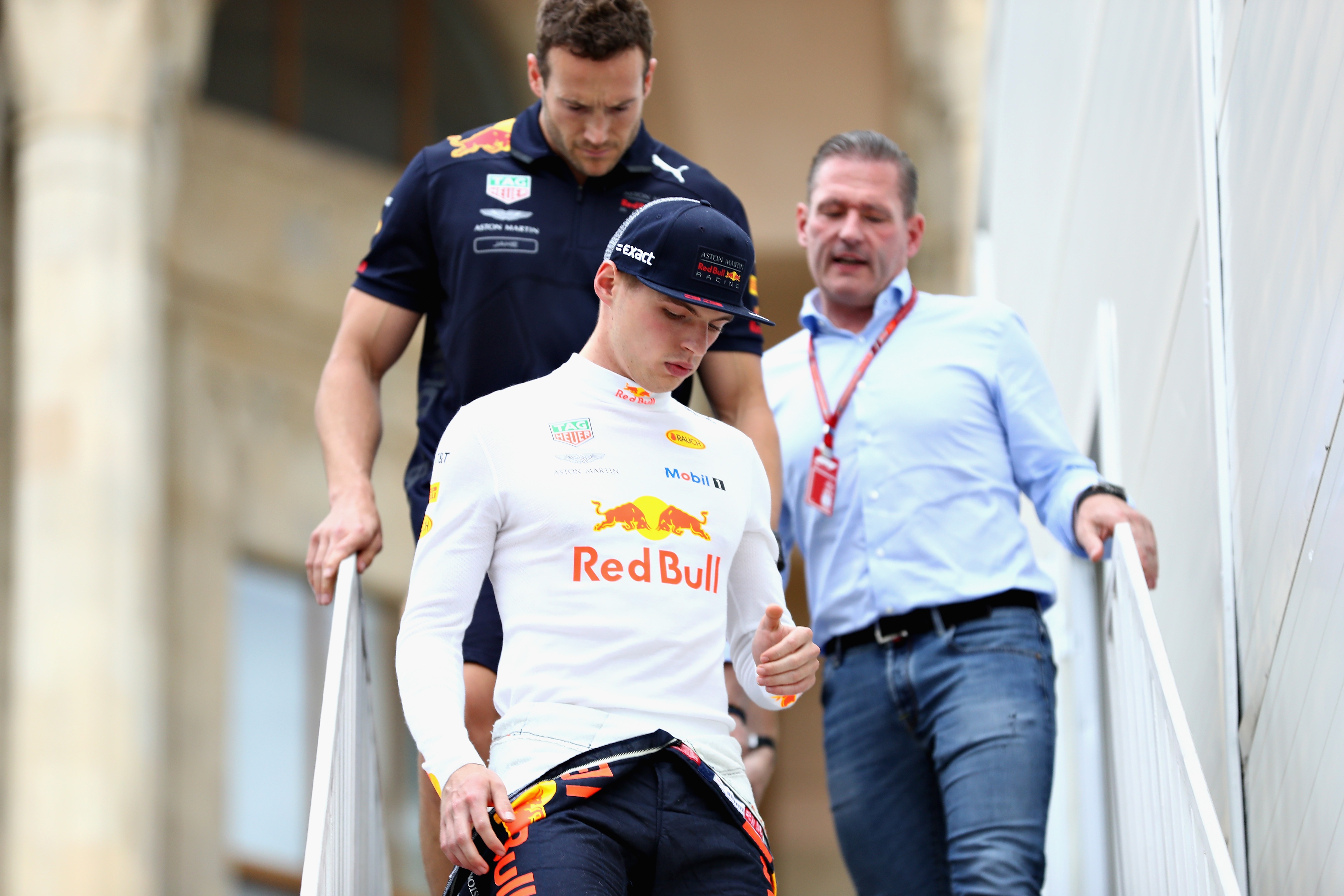Jun 20, 2021 · im siegesrausch übersah verstappen danach zunächst sogar kurz seinen vater jos und seine freundin kelly piquet, ehe es doch zur umarmung kam. Vater Verstappen Kann In Monaco Gewinnen