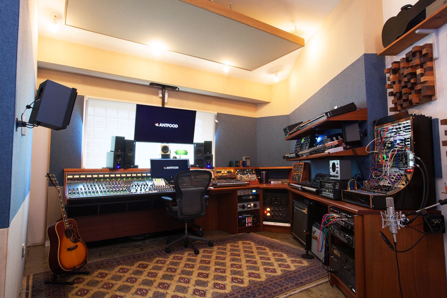 Single Band Acoustic Panels Installed in a Recording Studio