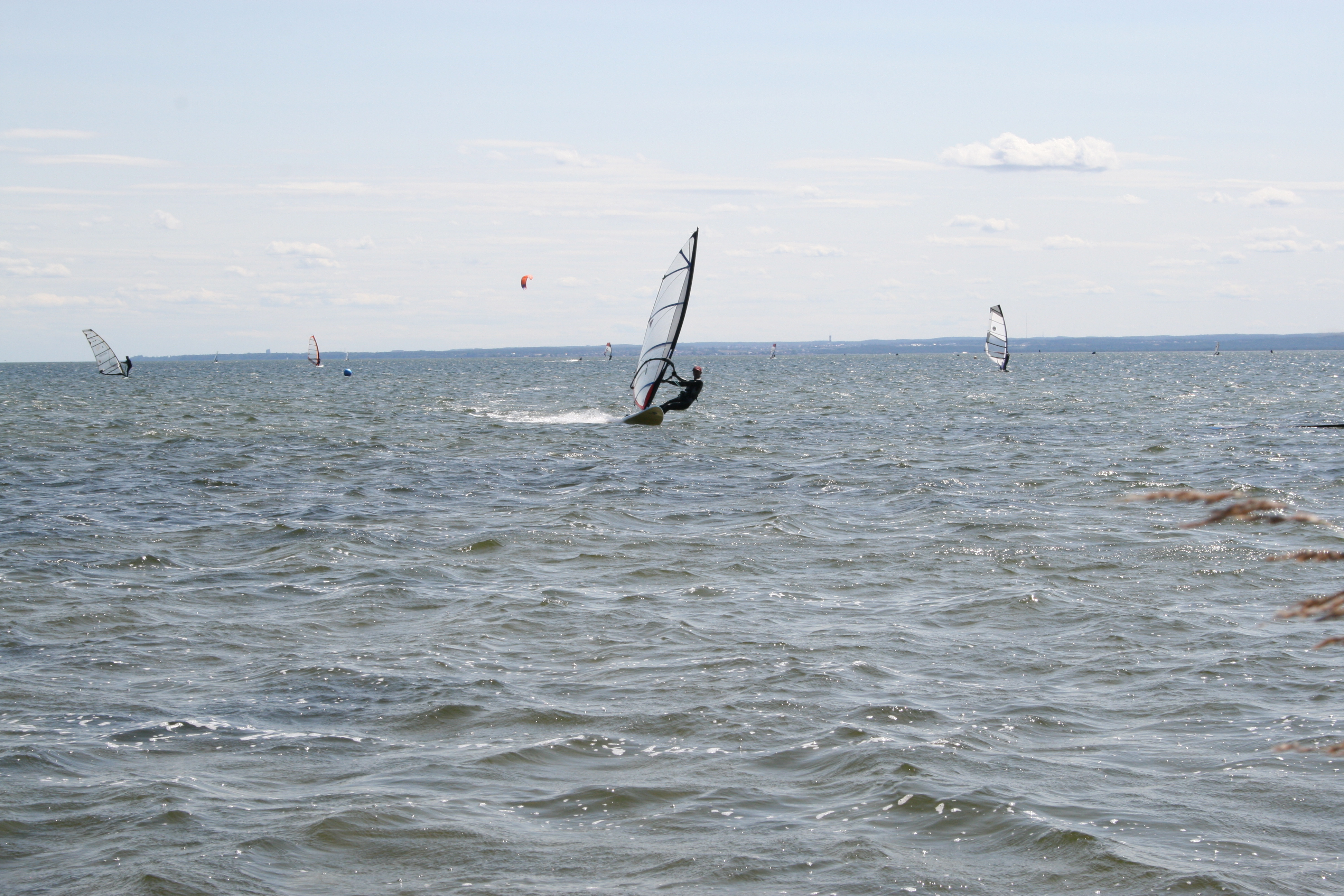 Windsurfing czy Kitesurfing… Facet Normalny