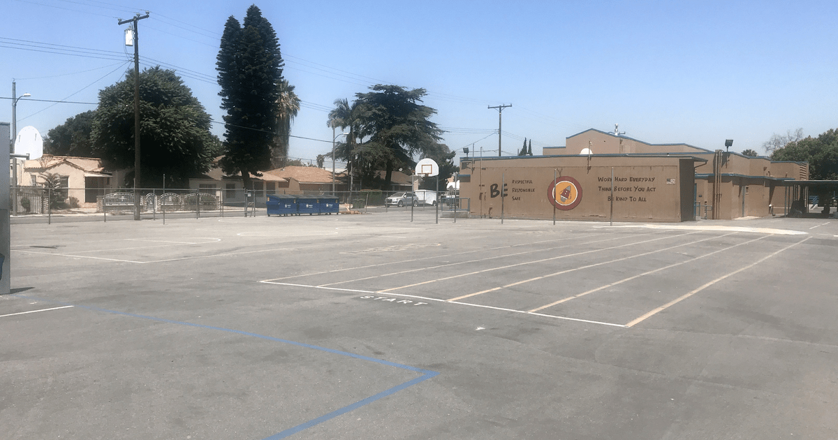 Rent Parking Lot in Compton