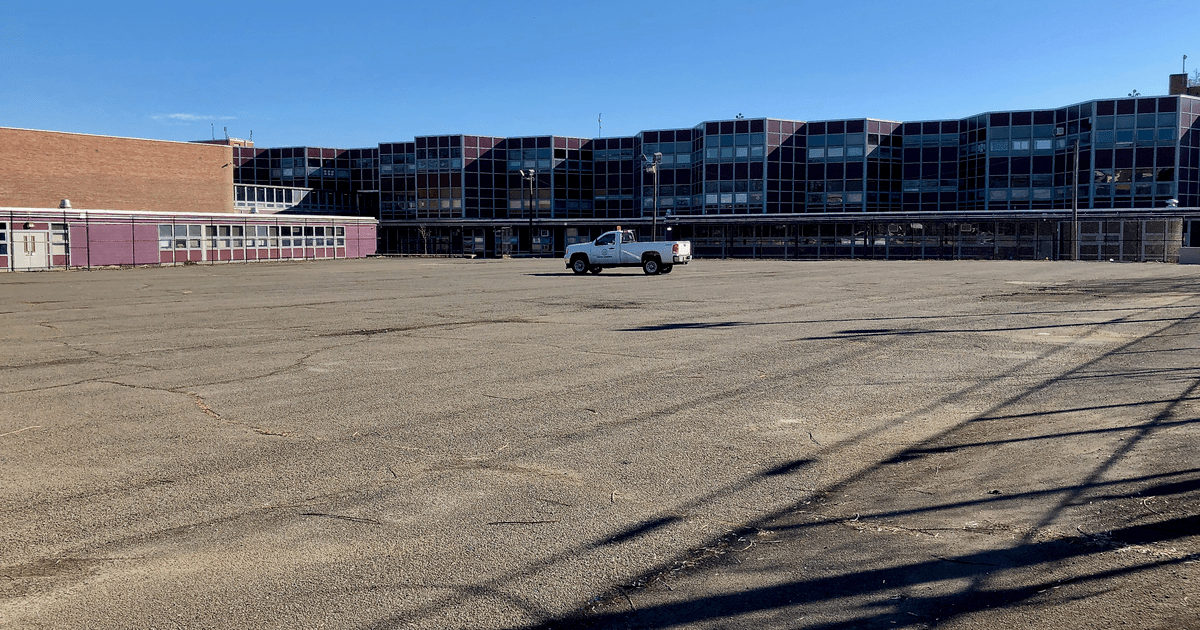 Rent Parking Lot in Newark
