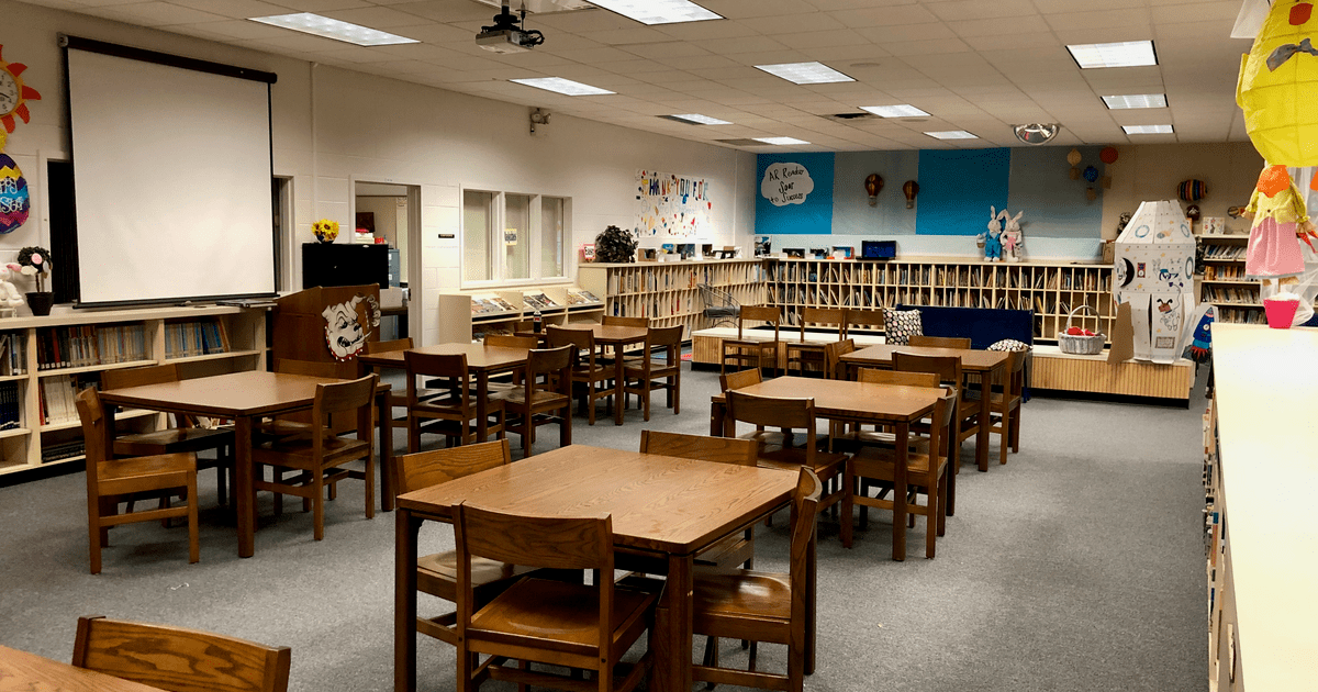 Rent Library in Frostproof