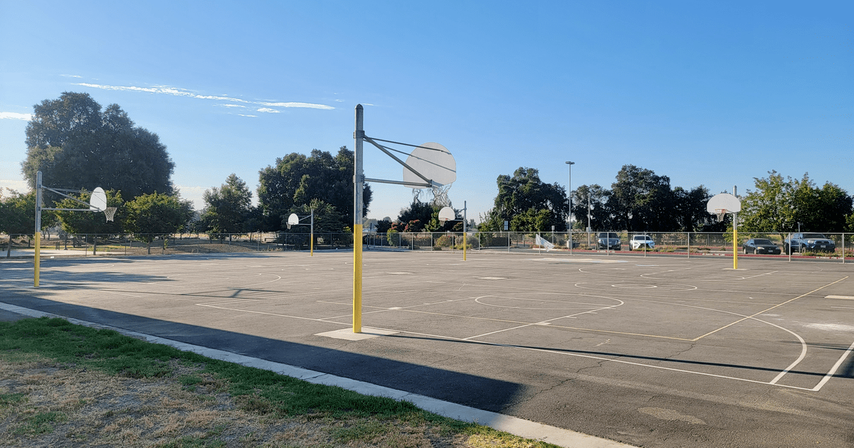 Rent Outdoor Basketball Courts in Visalia
