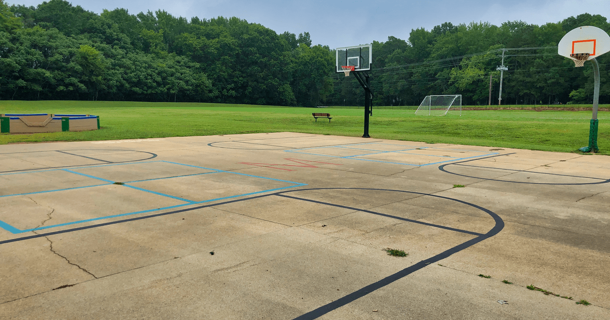 Rent Outdoor Basketball Courts in Marvin