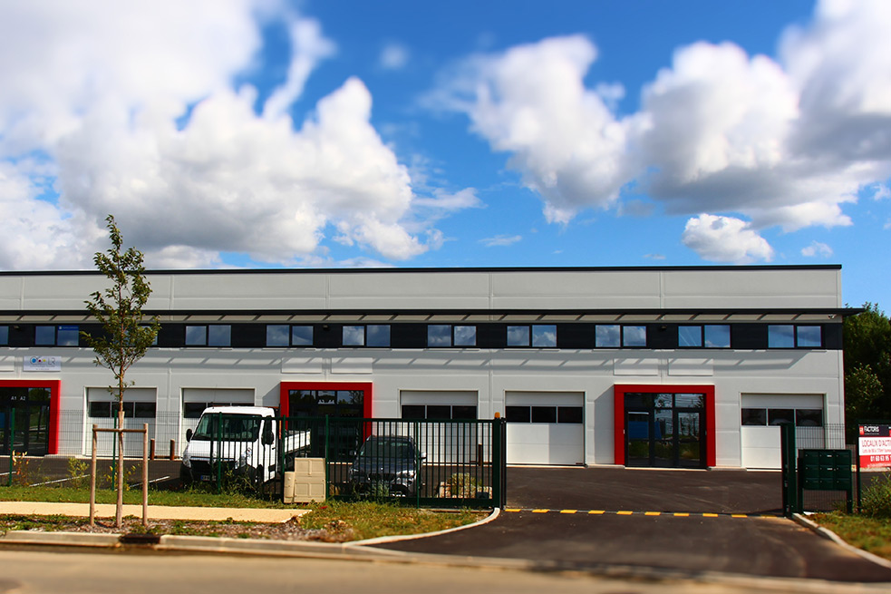 Location local d'activités proche de Paris à Saint pierre du perray