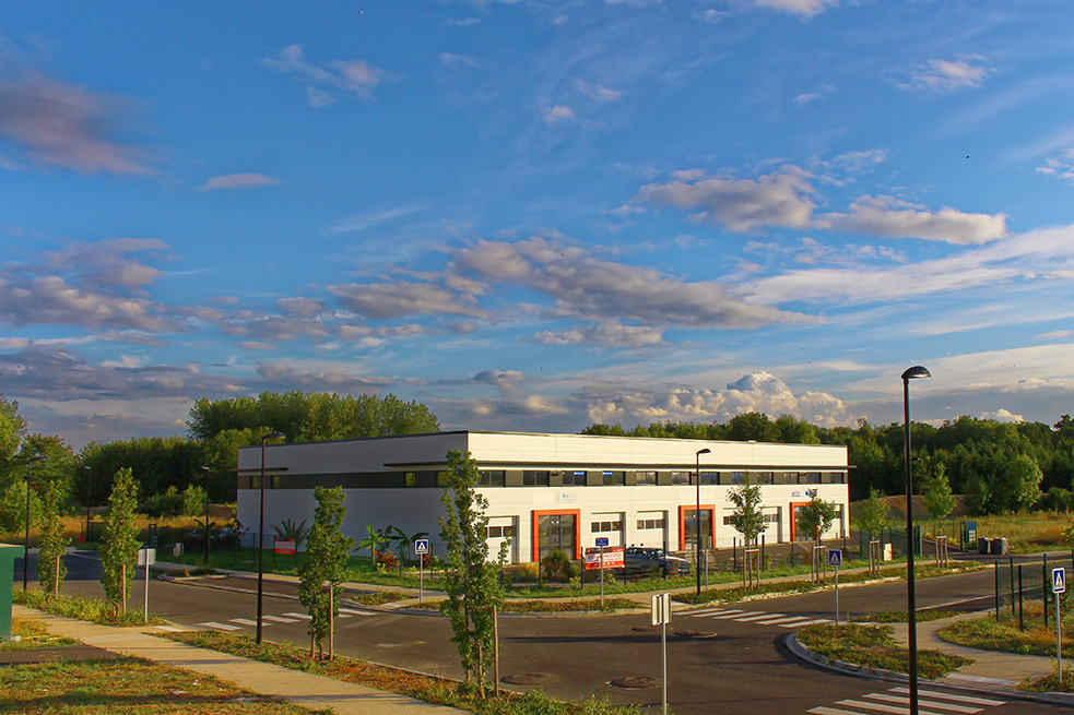 Location local d'activités proche de Paris à Saint pierre du perray