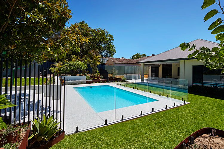 The Hampton 8m x 4m Swimming Pool