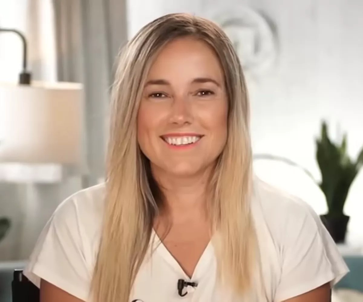 18 Facts About Amber MacArthur FactSnippet