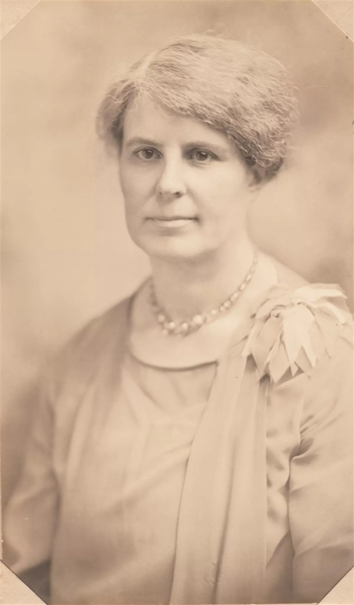 10 Facts About Cornelia Clarke FactSnippet