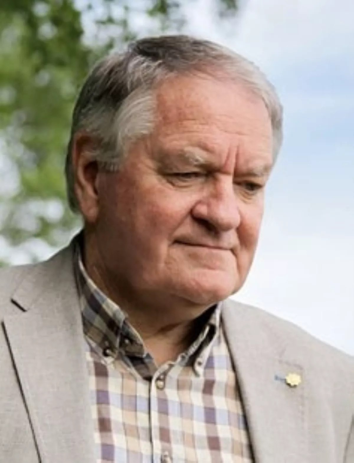 12 Facts About Dafydd Iwan FactSnippet