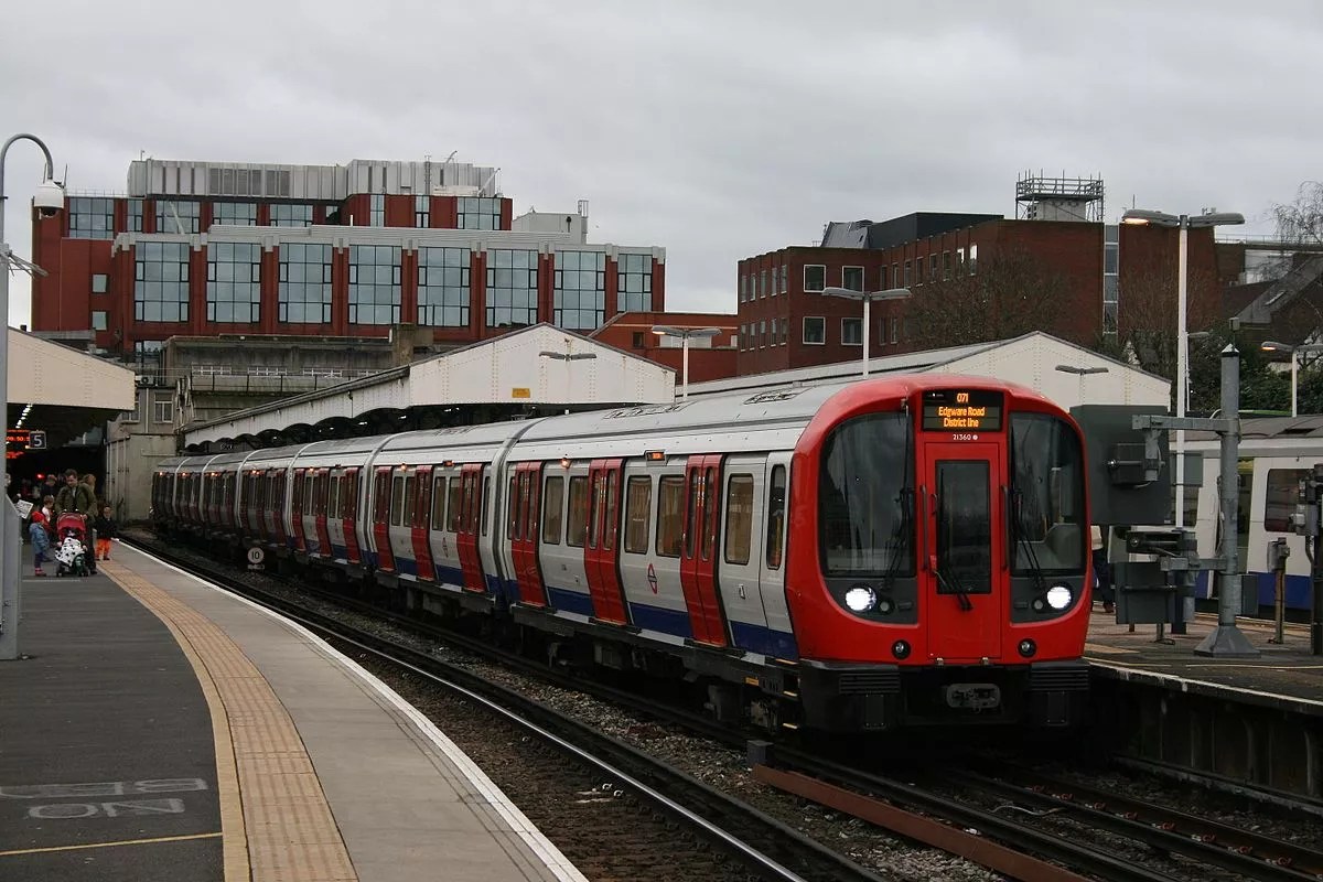 18 Facts About District line FactSnippet