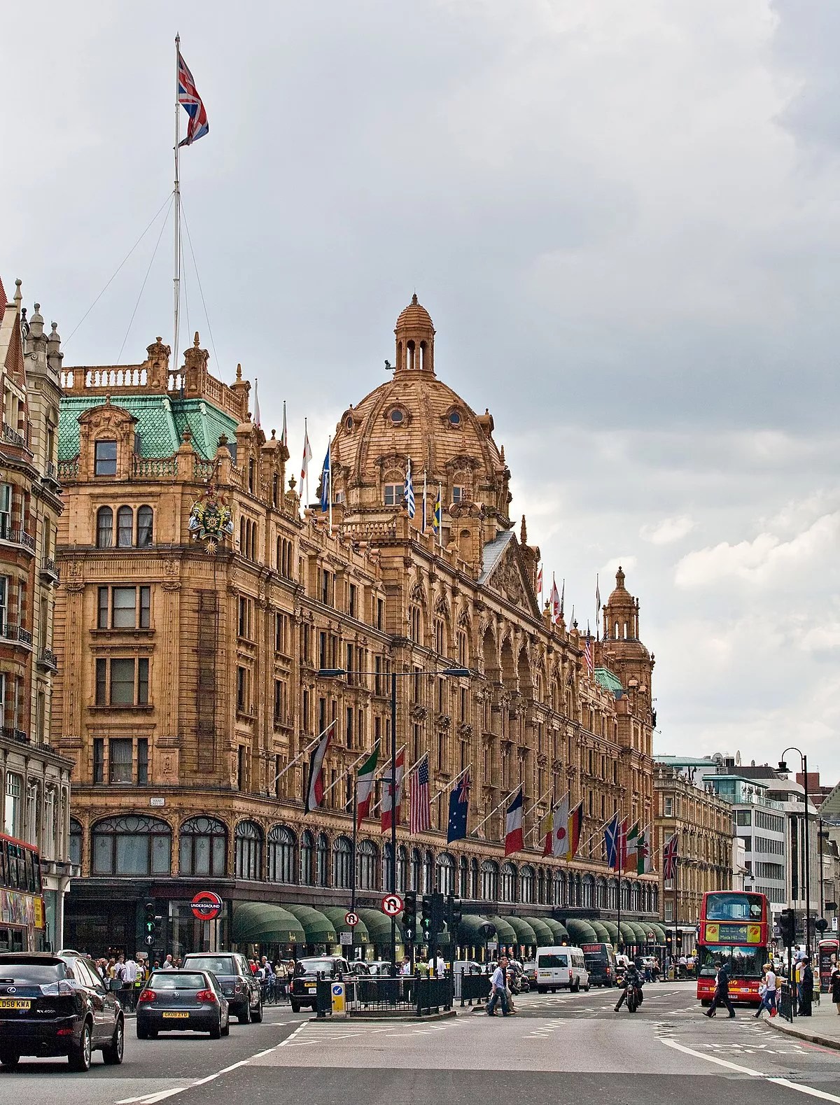 11 Facts About Harrods FactSnippet