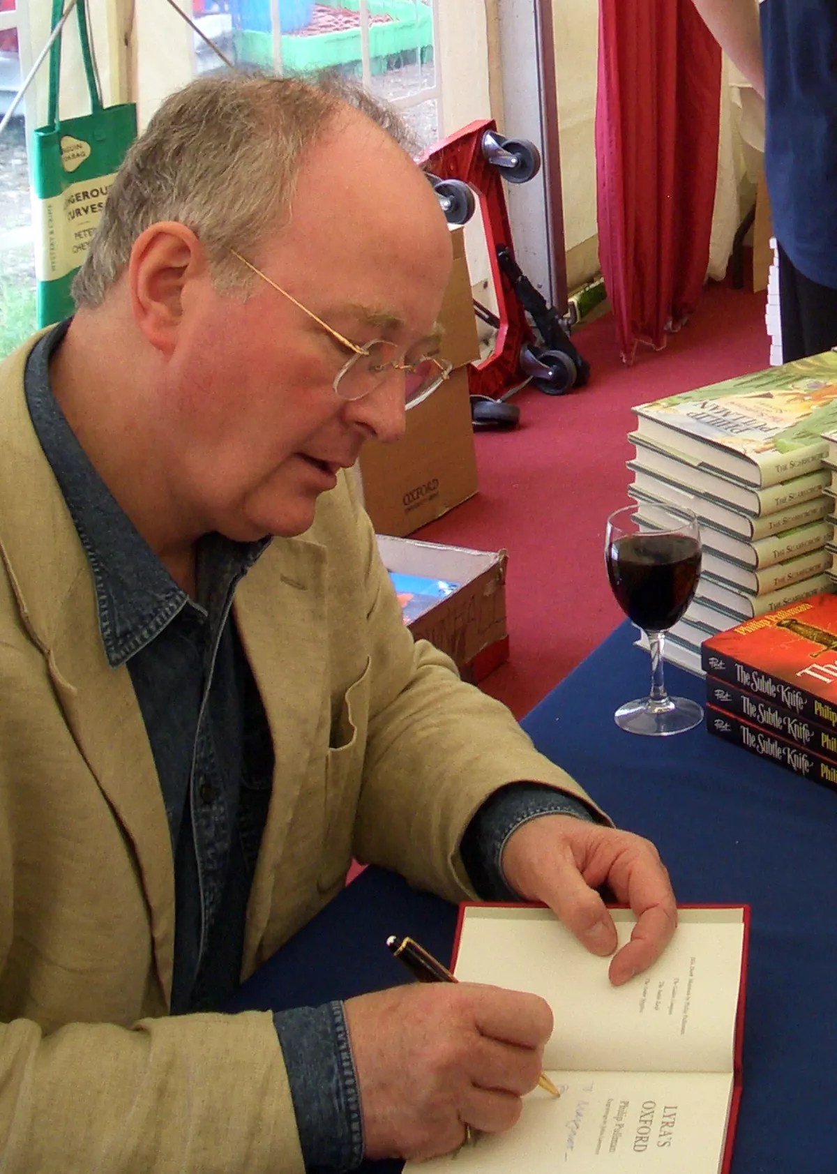 46 Facts About Philip Pullman FactSnippet
