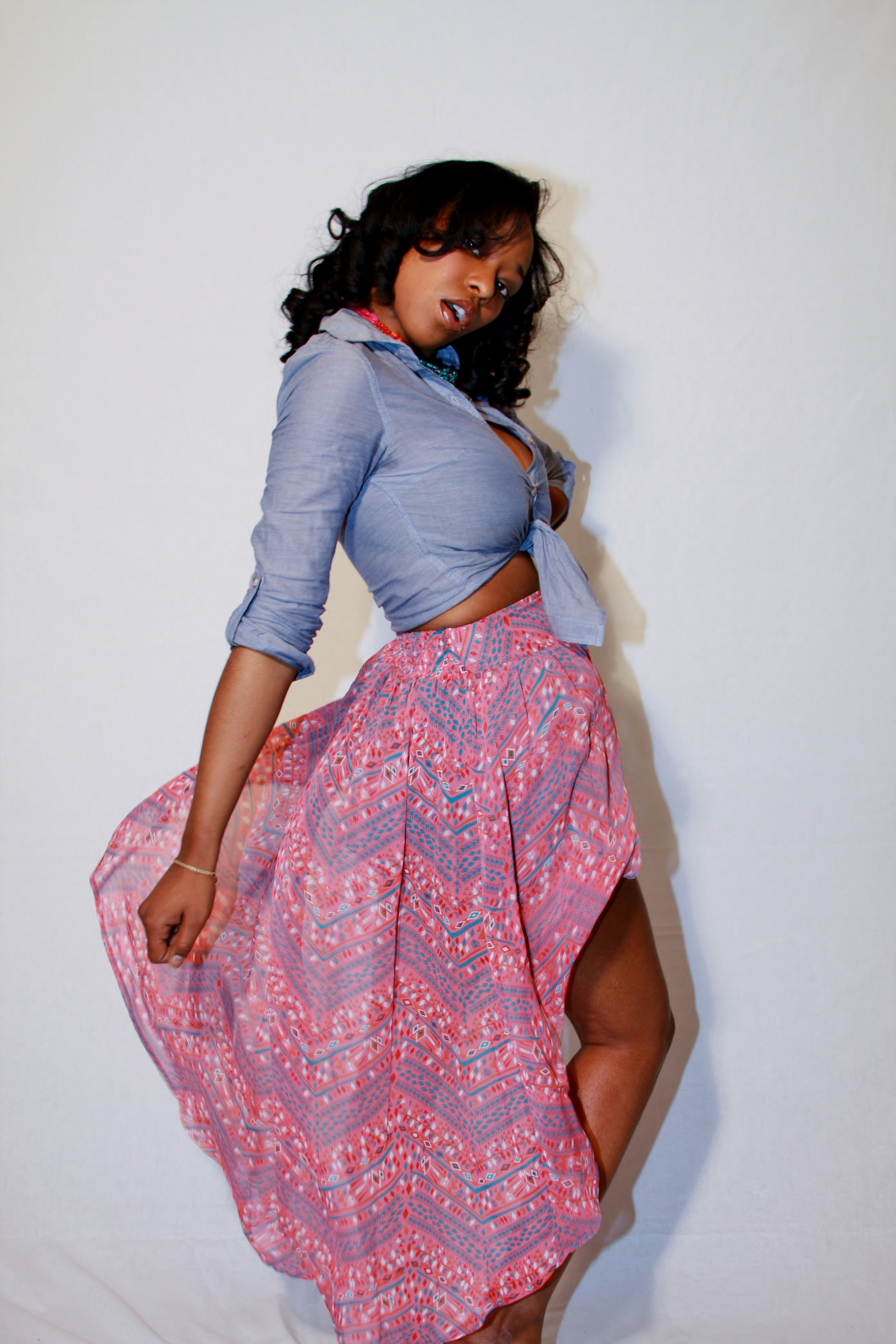 FSD Feature Windy City Women Chin Chilla Meek Page 2 Fake Shore