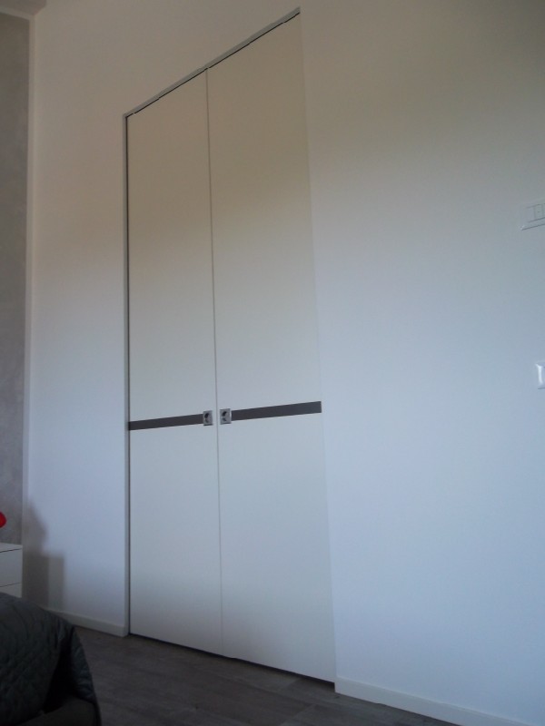 Porta laccata bianca con cover Falegnameria Gerotto