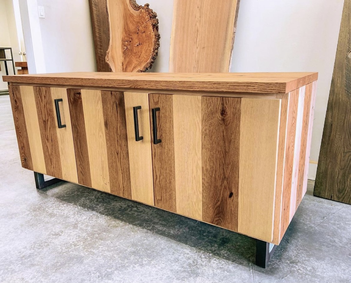 Red and White Oak Media Center Fama Creations