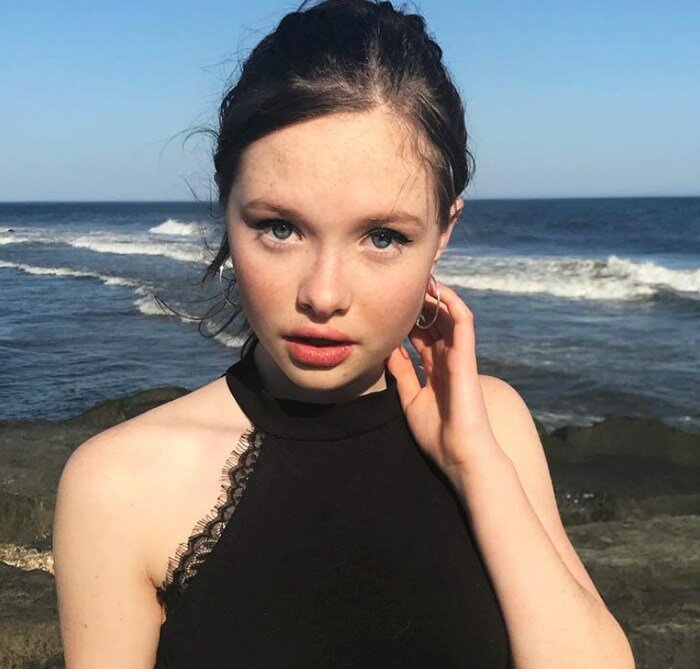 Zoe Colletti Height Age Weight Measurement Wiki Bio & Net Worth