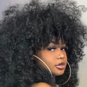 Bombshell Aura - Bio, Family | Famous Birthdays