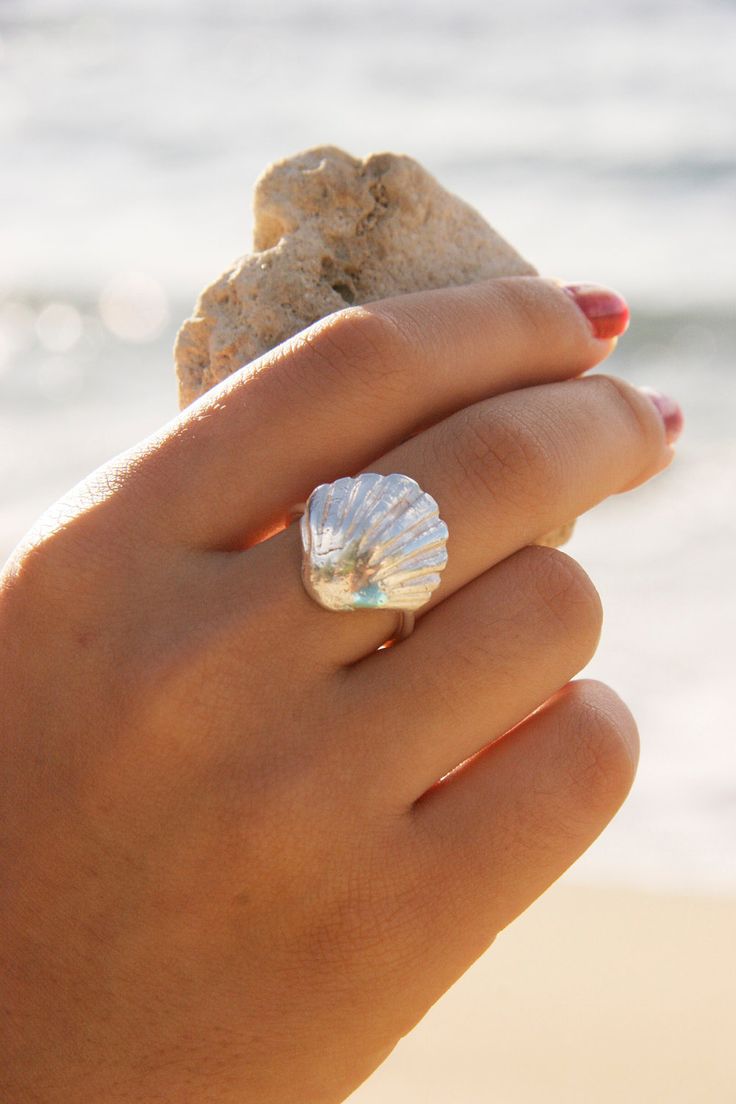 Sterling Silver Seashell Ring. FanPhobia Celebrities Database