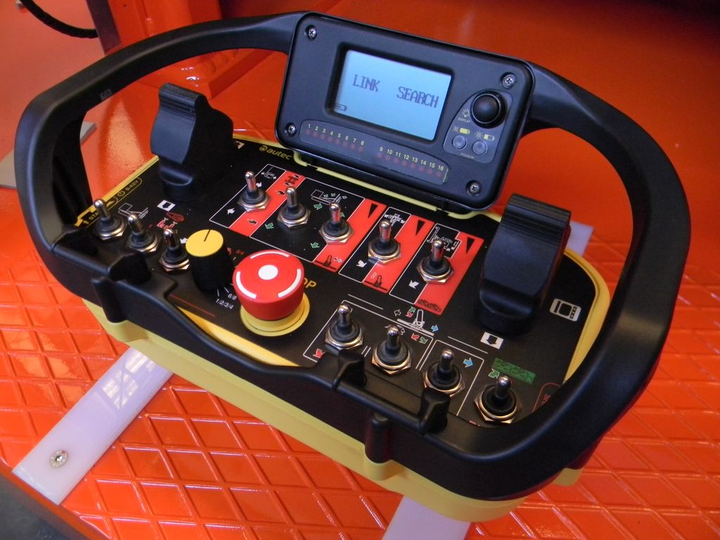 AUTEC radio remote contol, for Fantini Chain Saw Machines.