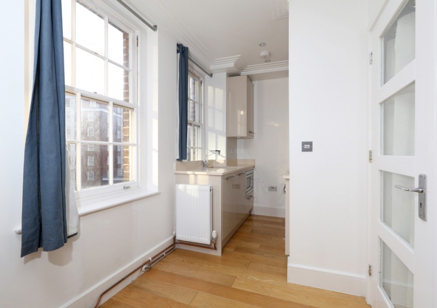 Edgware Road, London, Studio