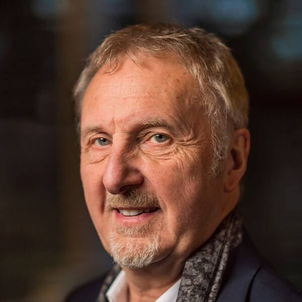 Dr Robert Garland Far Horizons