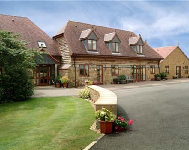 Farming UK Arbor Holiday and Knightcote Farm Cottages Warwickshire