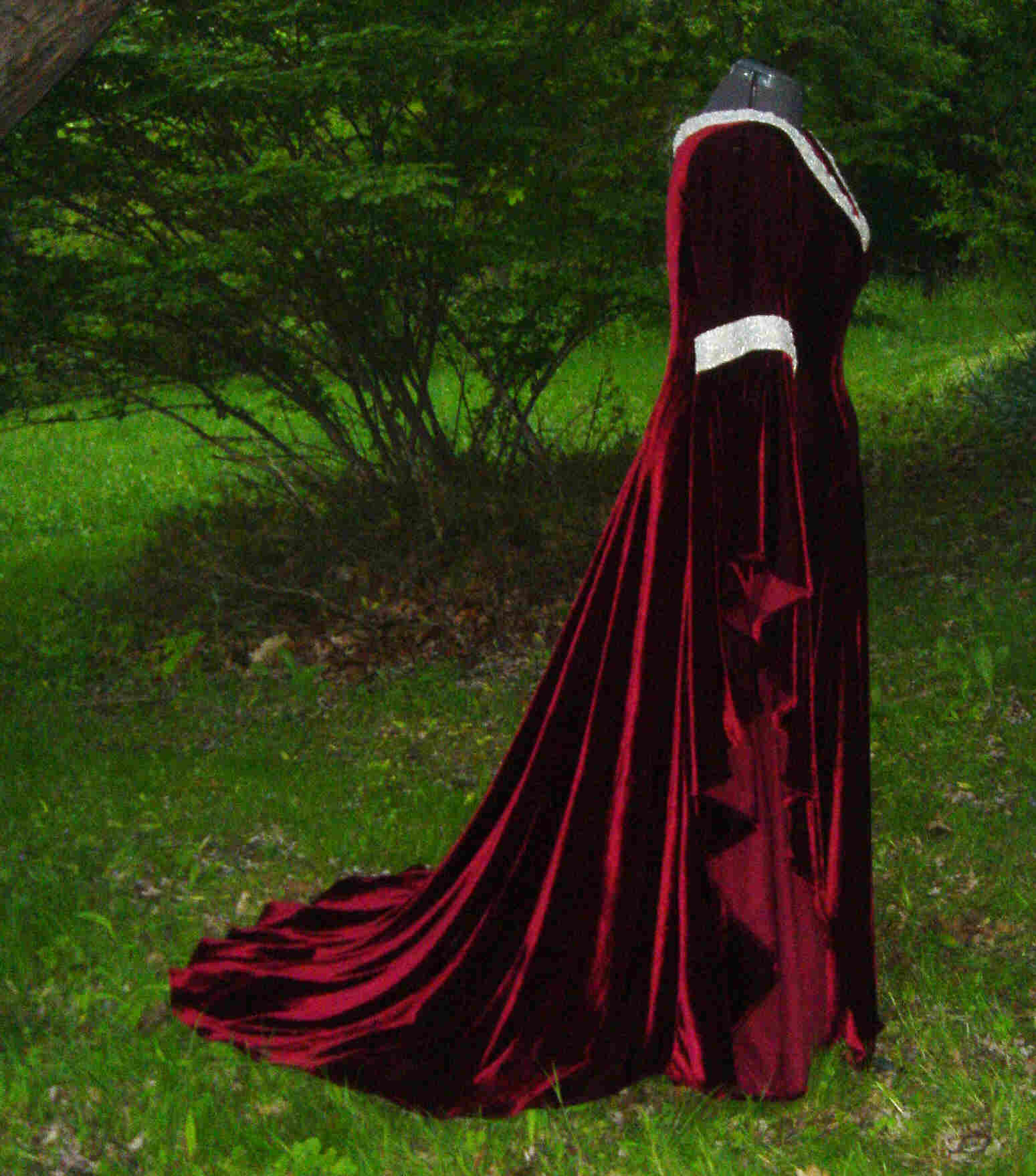 Lord of the Rings Arwen Cranberry