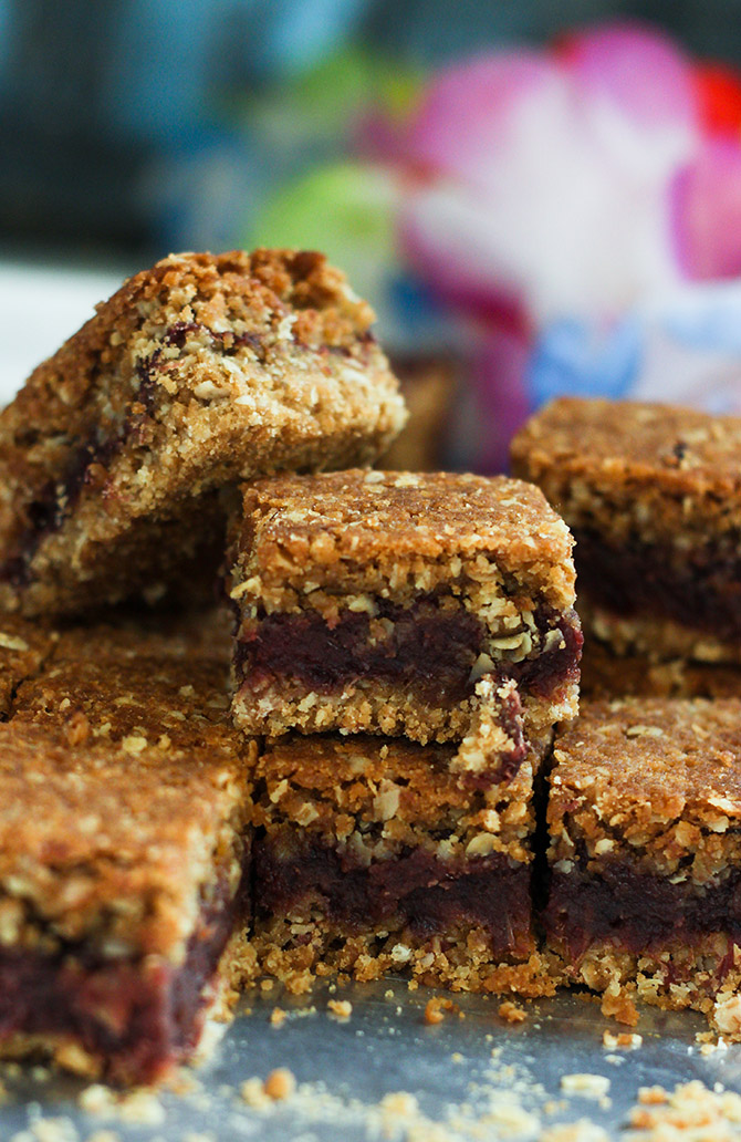 Oatmeal Date Bars, Date Bars recipe Fas Kitchen