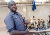 Ouagadougou/ artisanat : Ibrahima Kouyaté un passionné de la sculpture en bois.