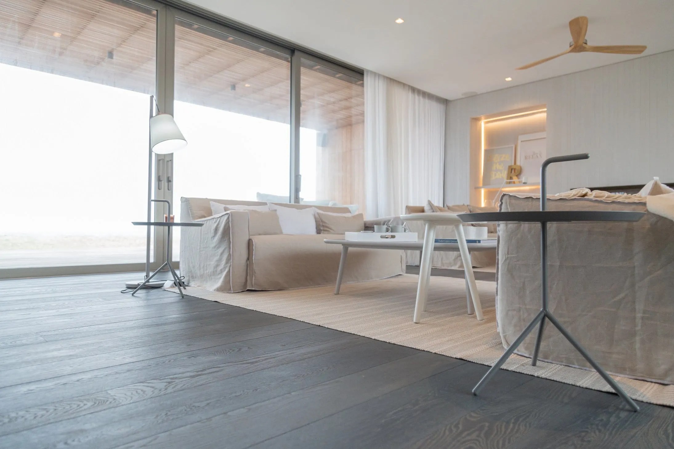 37 Beach House, Uruguay FB Hout