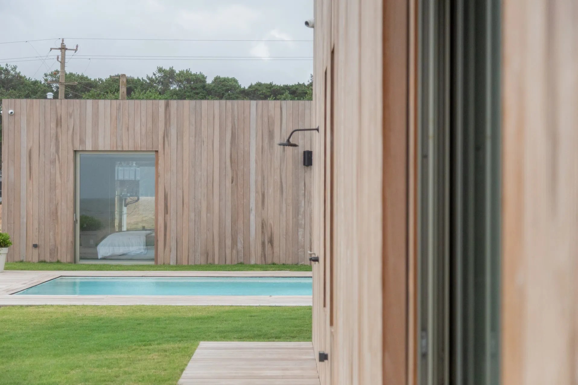 37 Beach House, Uruguay FB Hout