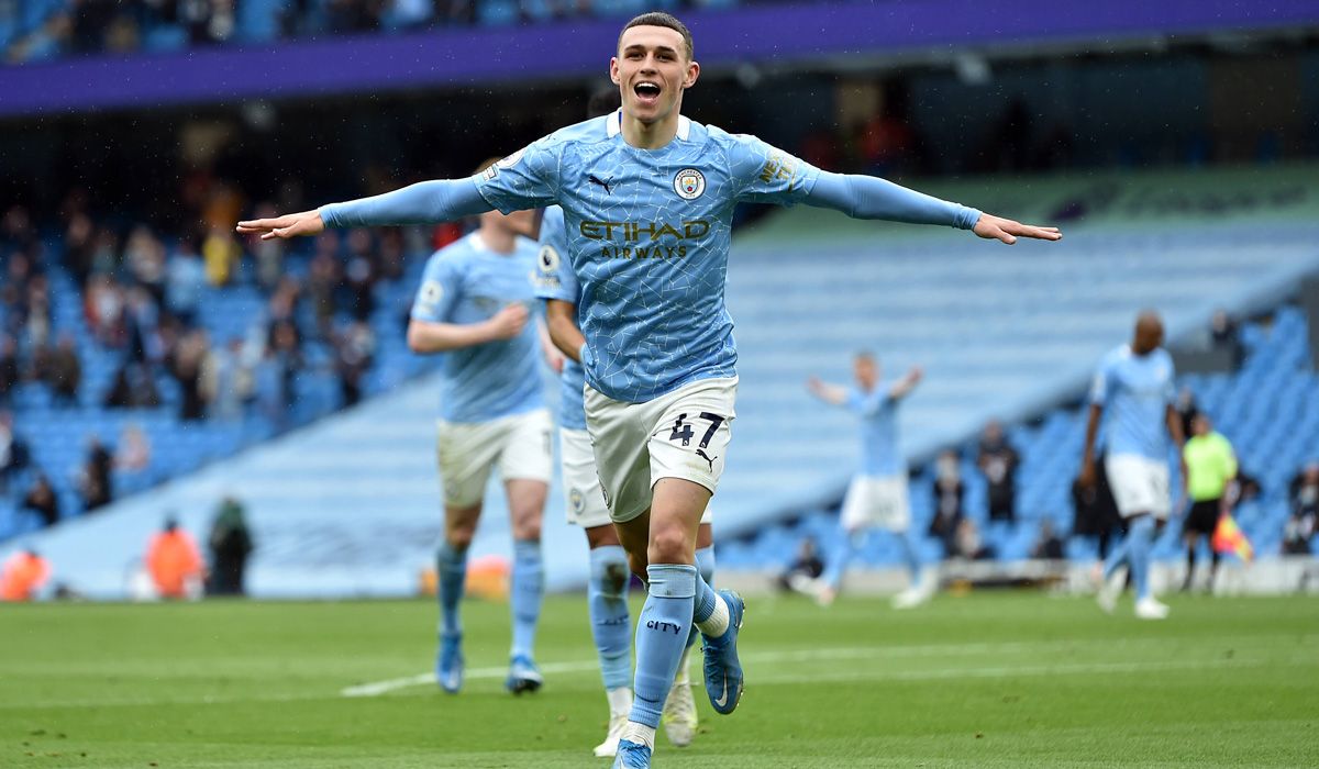 He plays as a midfielder. It Breaks The Market The Astronomical Cost Of The Signing Of Foden