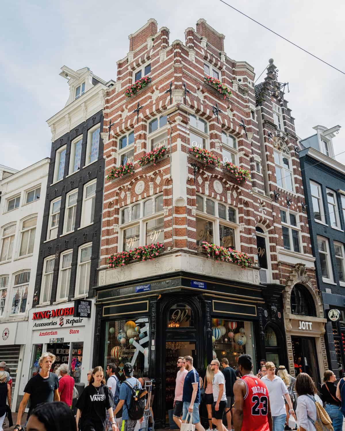 Storefronts Kalverstraat 190 FC Centrum