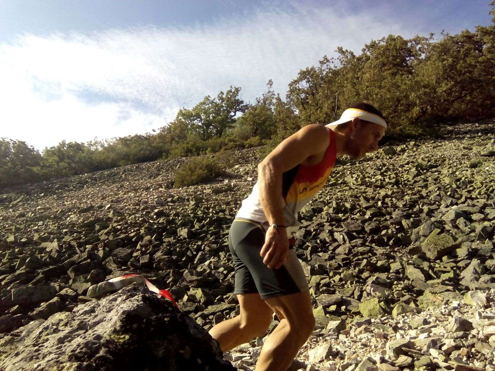 Alfredo Gil y Victoria Santamaría reinan en vertical FDMESCYL