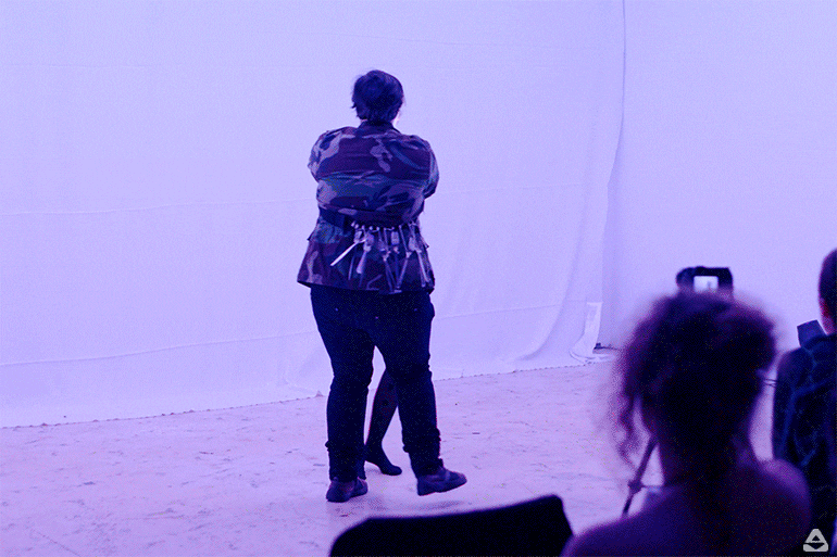 Local Goddesses prezintă Moving Heads [ .gif ] • feeder.ro