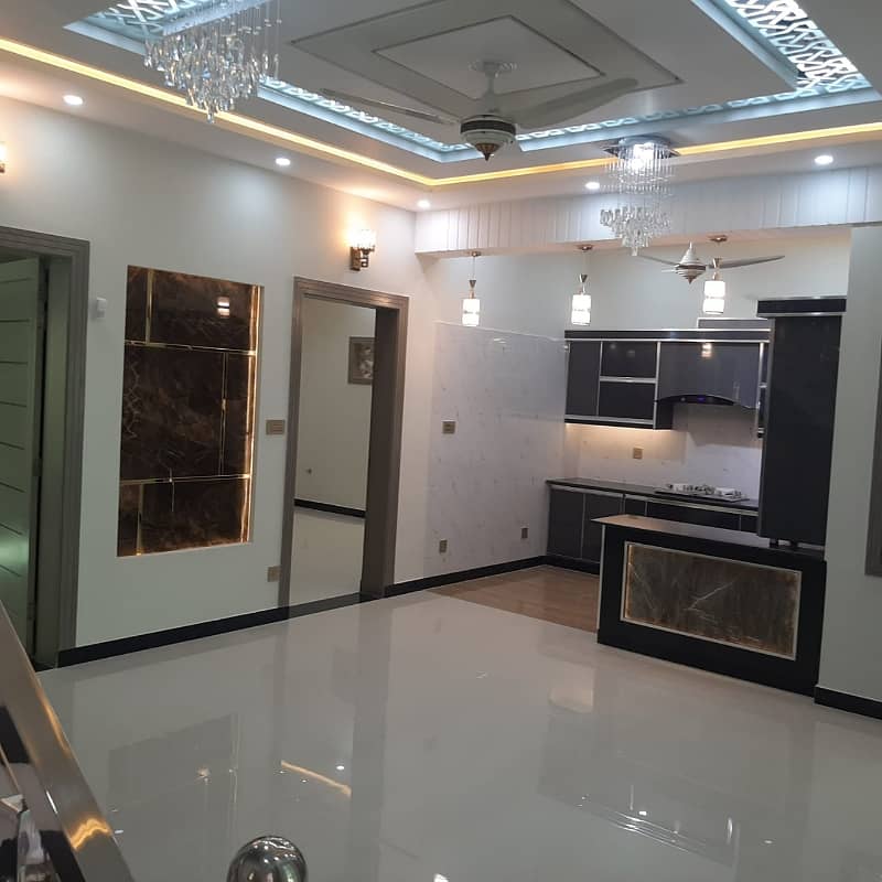 Prime Location House Of 5 Marla In Bahria Town Phase 8 Rafi Block Is
