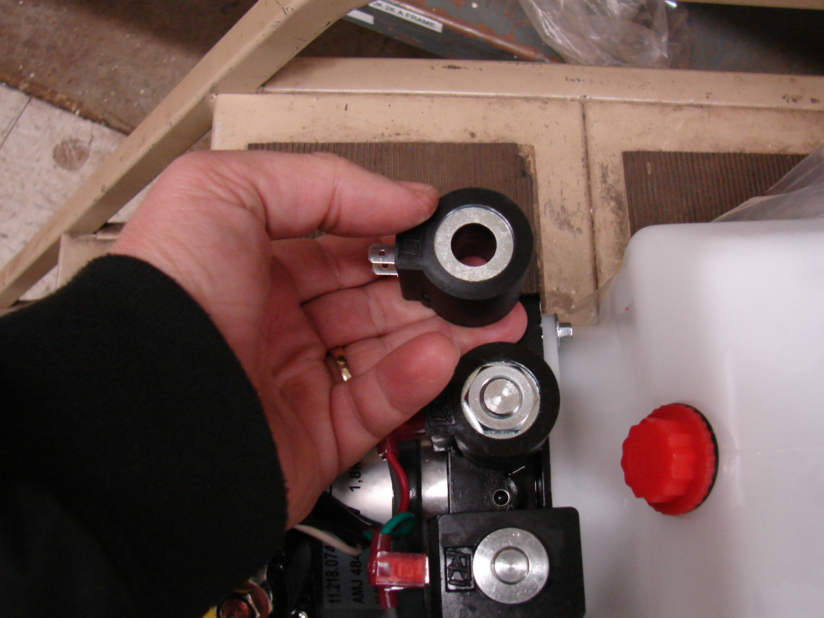 How to Fix a Hydraulic Dump Trailer System Felling Trailers
