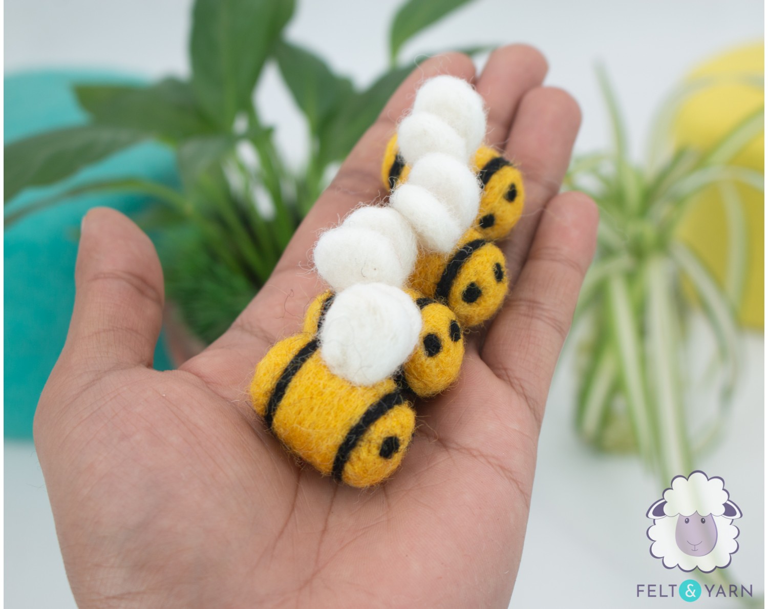 Cute Needle Felted Bee for Home Décor Felt & Yarn
